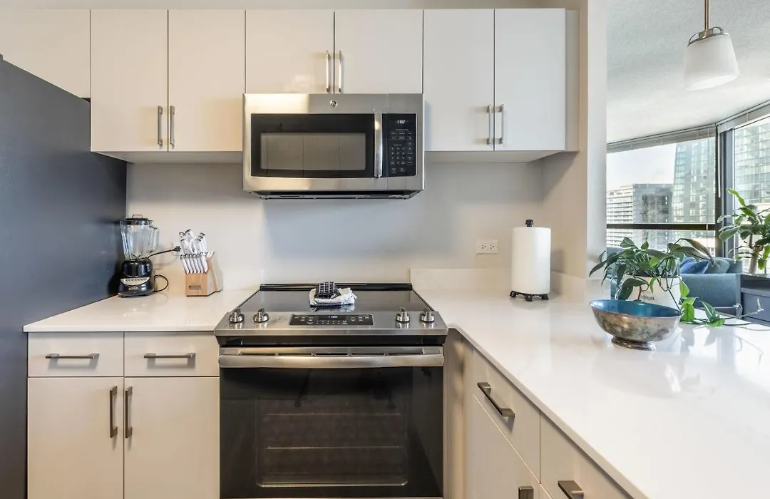 3Br Premium Executive Penthouse W/ Pool & Parking-1