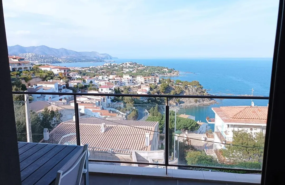 Apartament Vistes Al Mar-1