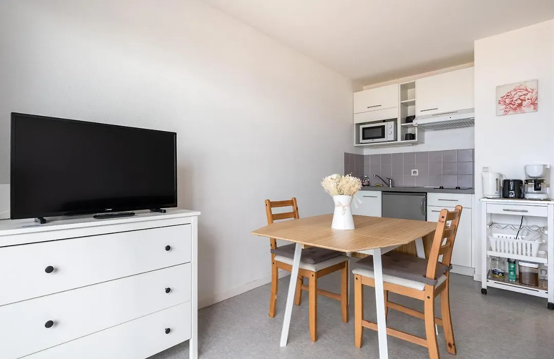 Joli studio avec vue panoramique sur la Mer-1