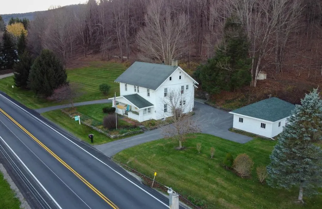 1St Class Rentals The Thurman Munson House-1