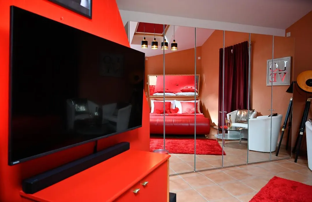 Loveroom-1