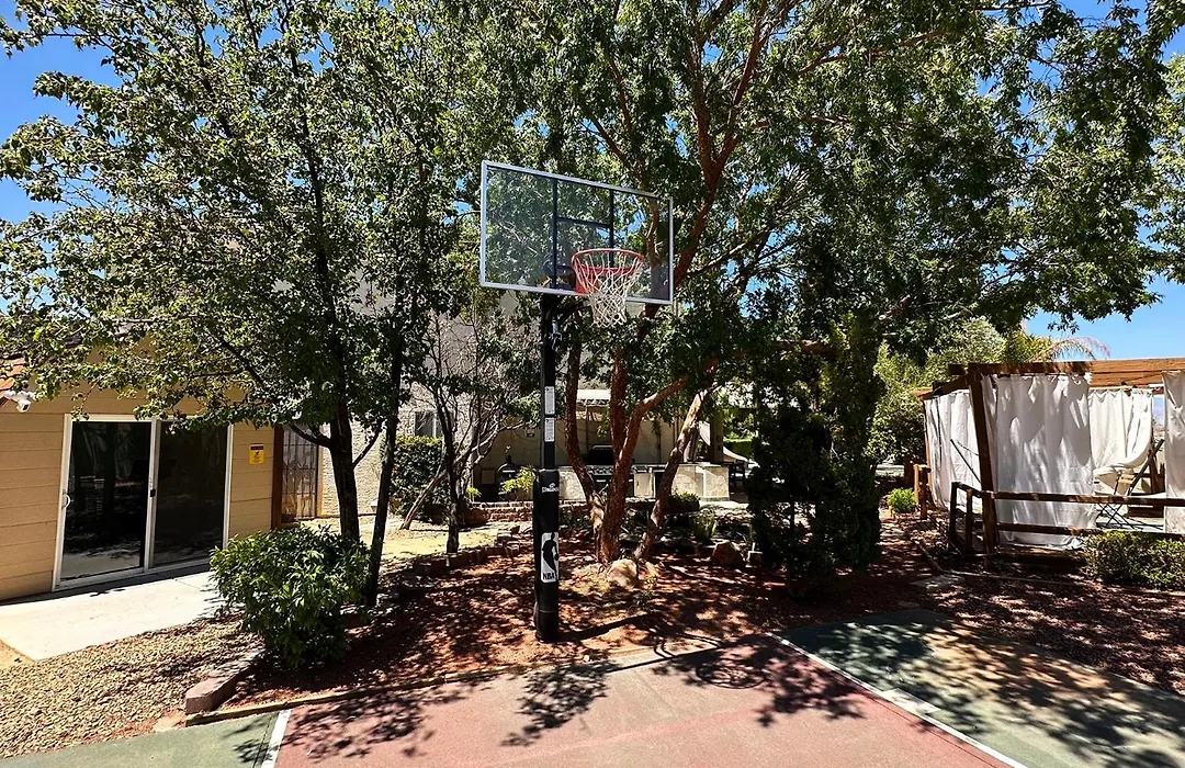 Summerlin Private Buddha Estate Resort - Pool, Spa, Sauna, Game Room, Basket Ball, Mini Golf, Gym-1