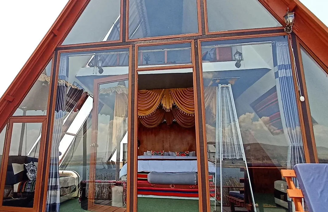 Uros Waliski Lodge-1