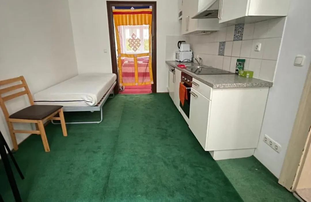 City Apartment And Rooms-1