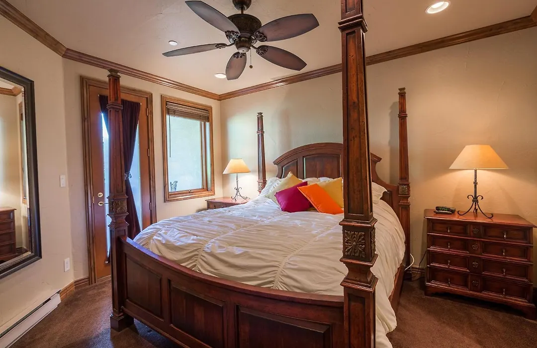 Strawberry Park True Ski In Ski Out By Vail Realty-1