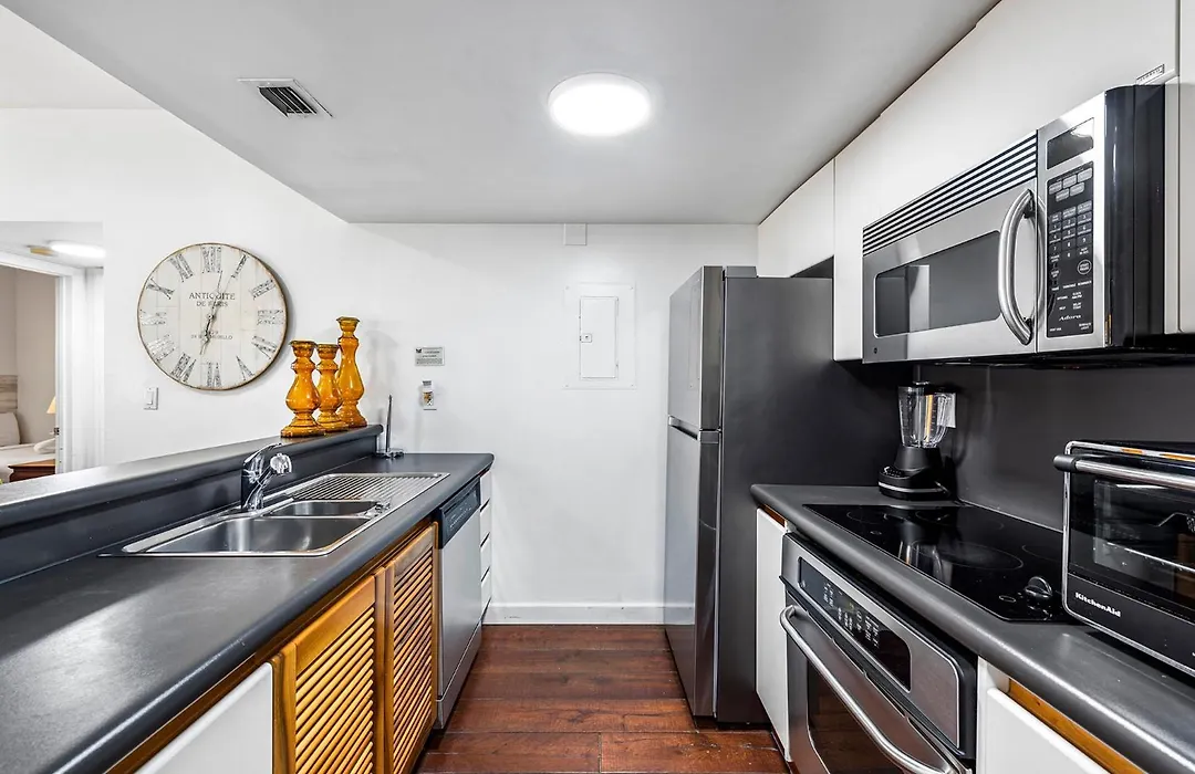 South Beach Suites In Ocean Drive-1