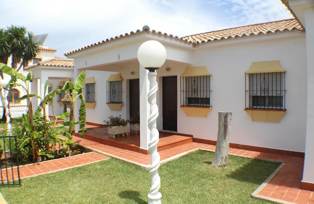 Apartamentos Turísticos Cabo Roche-1