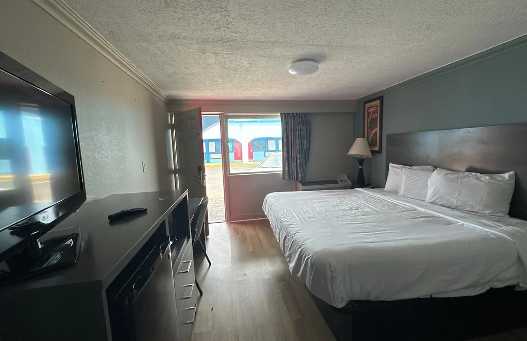 Econo Lodge Galveston Seawall-1