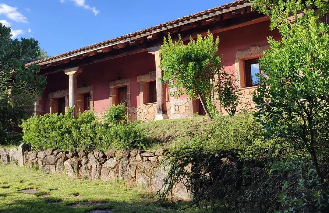 Apartamentos Rurales La Oropendola-1