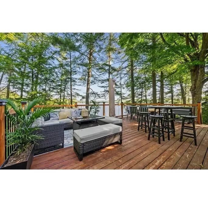 Lux Muskoka-1