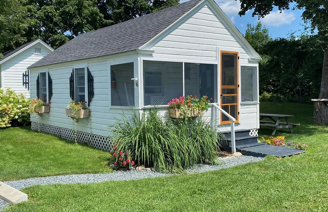 Bar Harbor Cottages & Suites-1