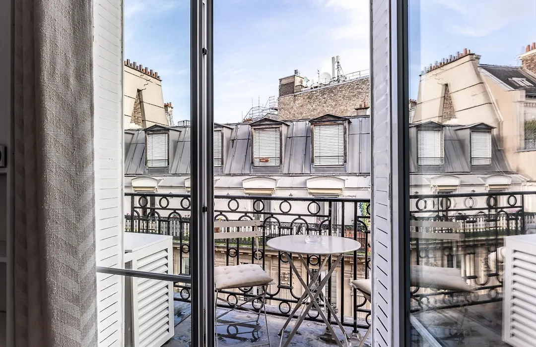 Appartement Champs Elysées-1