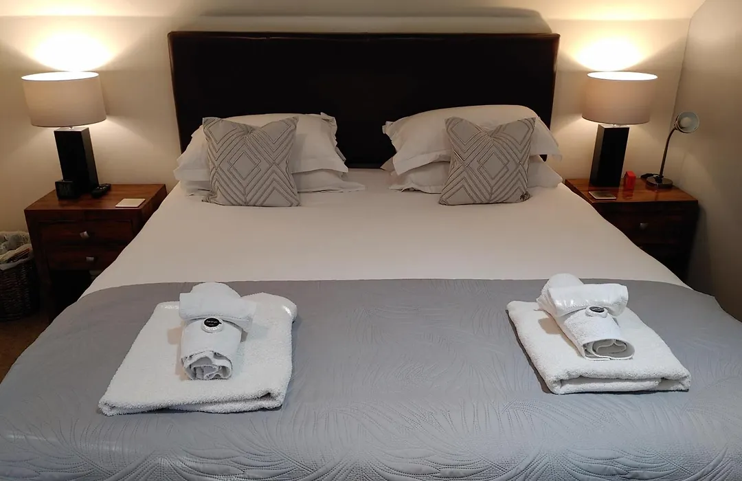 The Bath House Apartment - Free 1St Breakfast - Free Parking-1