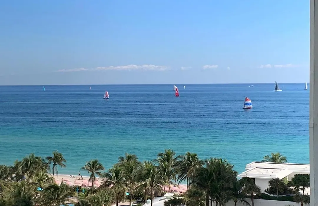 Hallandale Condo, Partial Ocean View Direct Beach And Pool Access Hollywood Beach-1