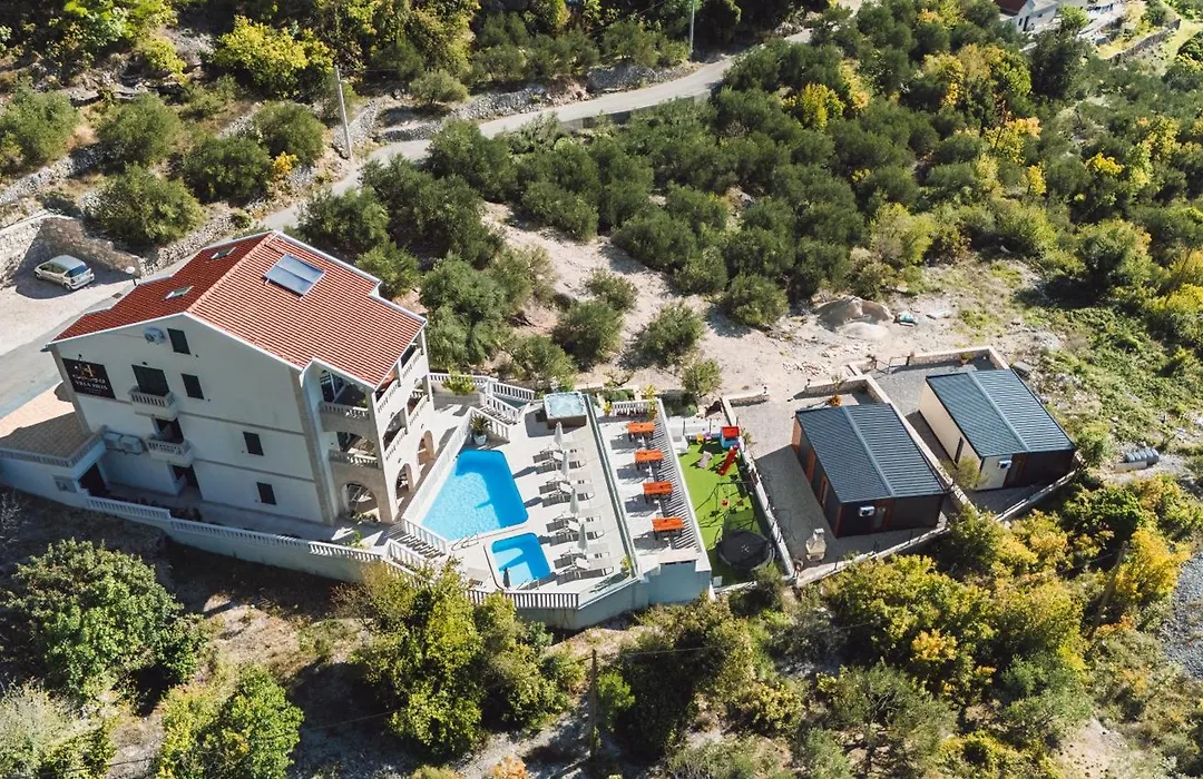 Villa Hills-1