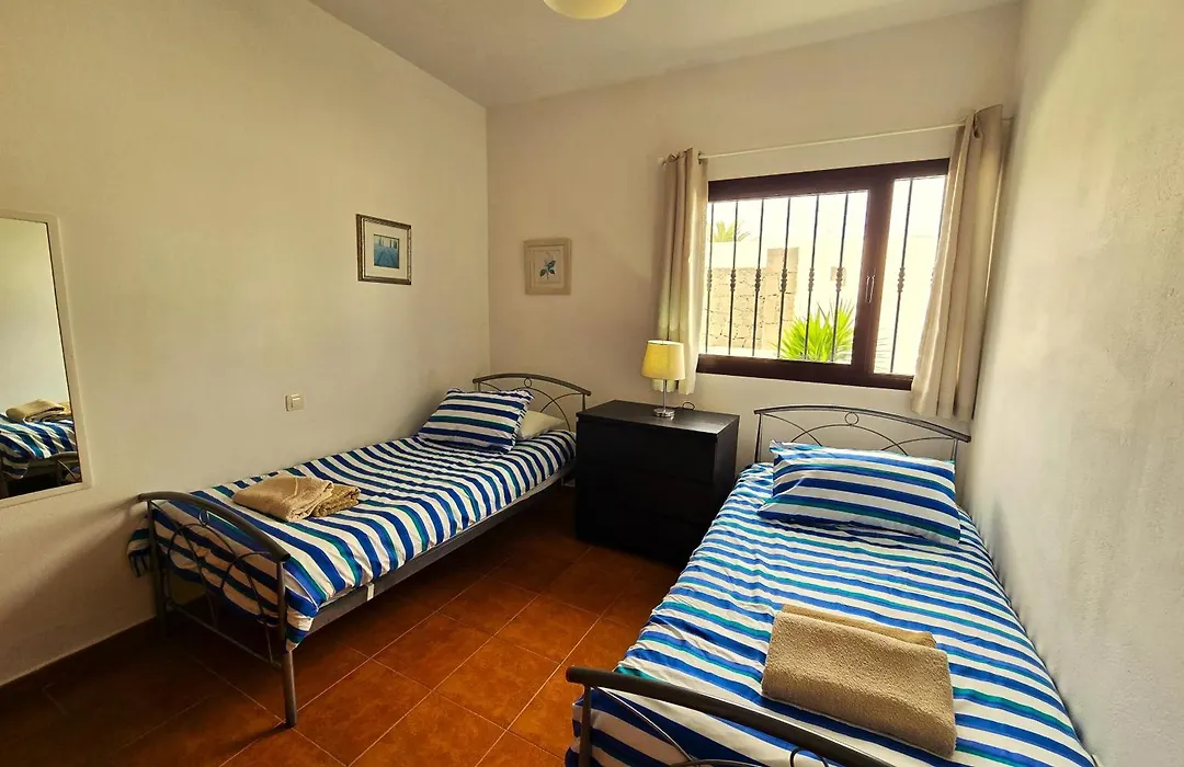 Casa Georgiana, Central Playa Blanca, Private Heated Pool-1