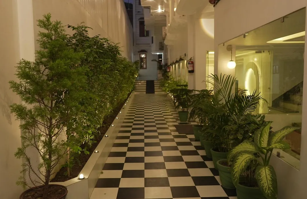 The Lavish Stay-1