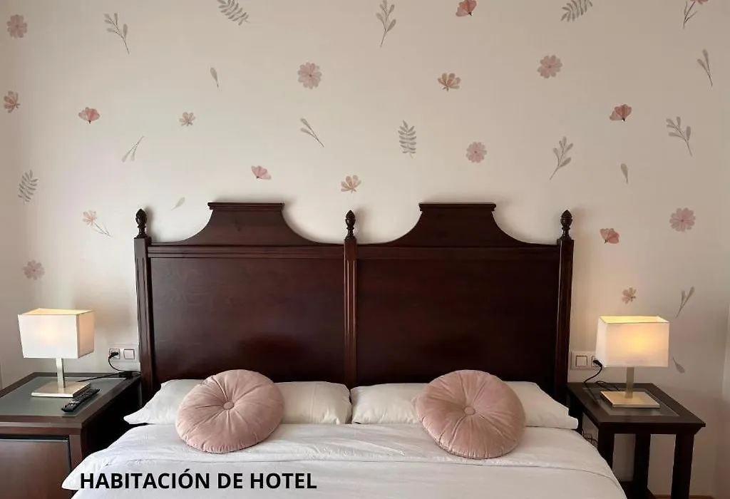 Hotel y Apartamentos La Lonja-1