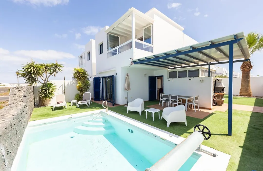 Villa Dompi con vistas al mar y a Fuerteventura-1