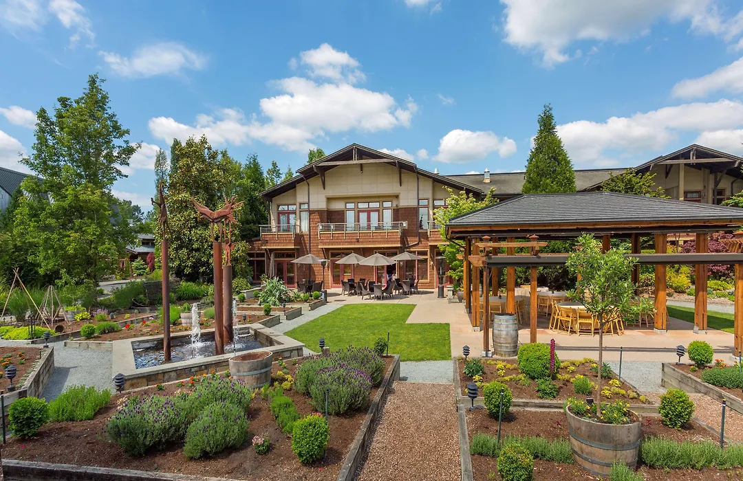 Willows Lodge-1