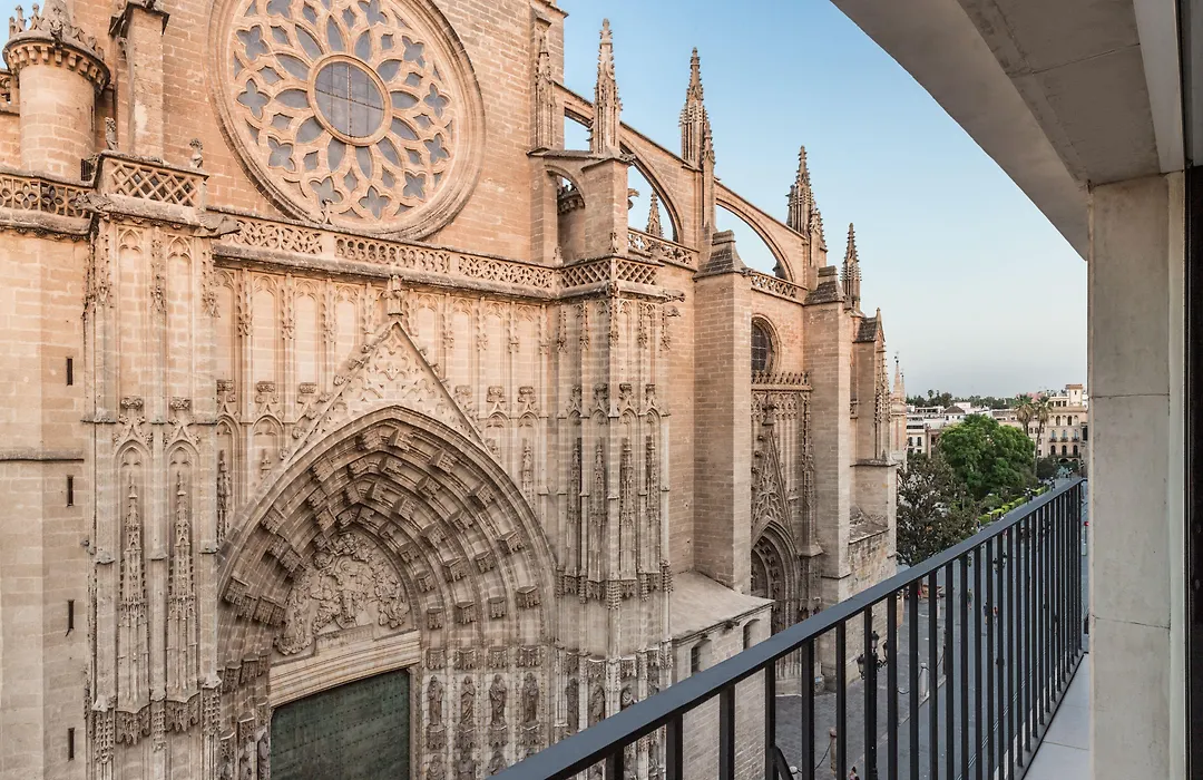Puerta Catedral Suites-1