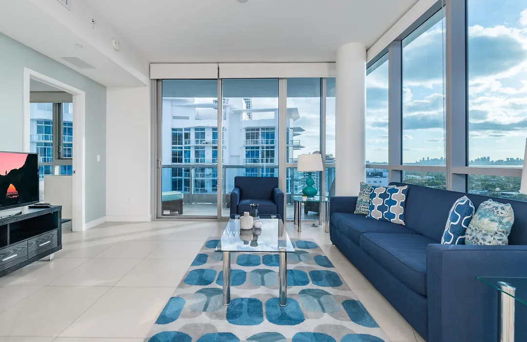 Churchill Suites Monte Carlo Miami Beach-1
