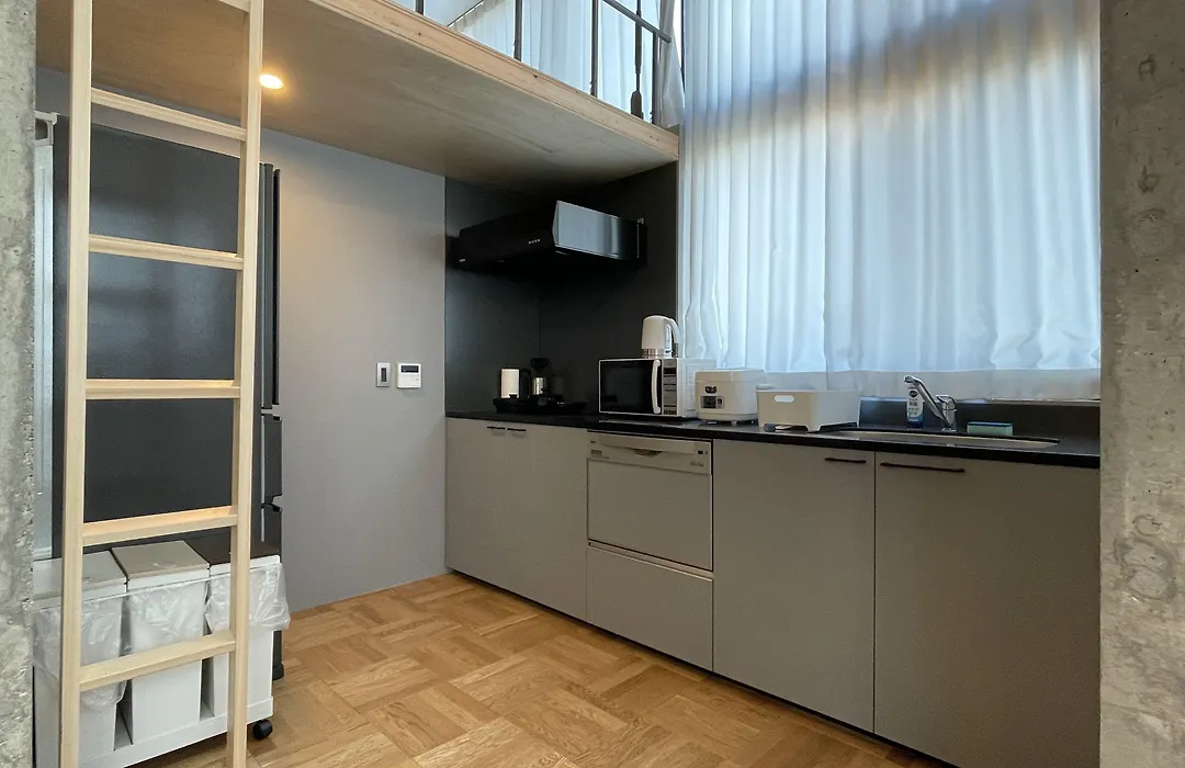 Prism Inn Ogu-1