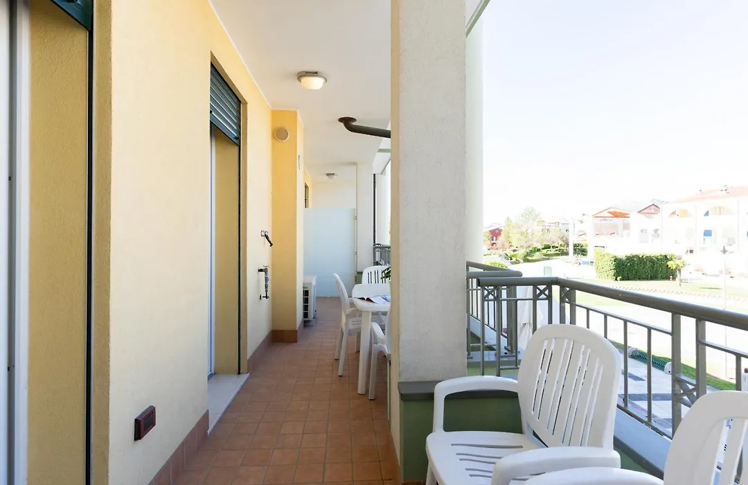 Farnie Lido Altanea-1