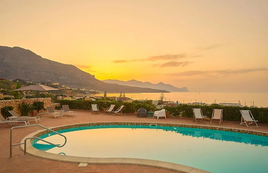 Riva Sea Apartments-1