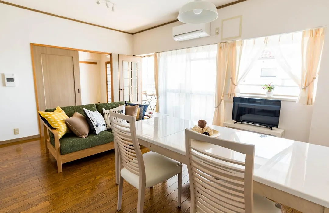 Universal Bay Condominium-1