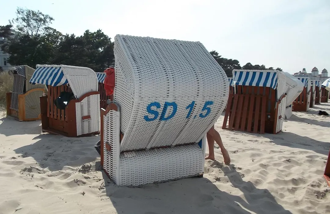 Ruhige FeWo mit Strandkorb, Villa Stranddistel, Binz-1