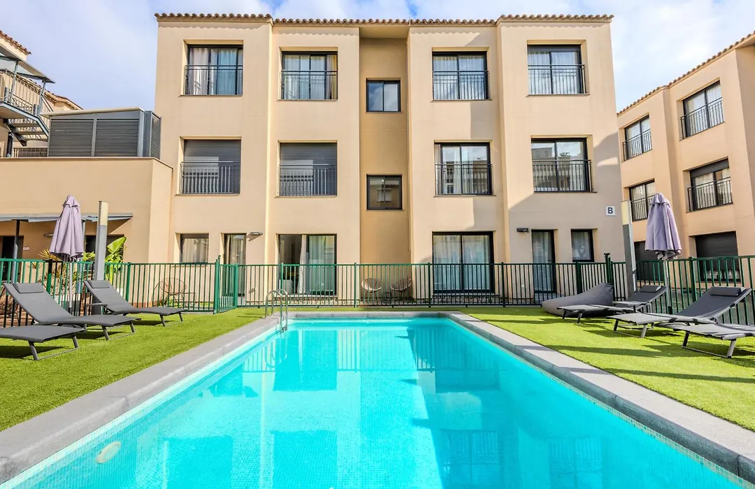 Castell Beach Aparthotel-1