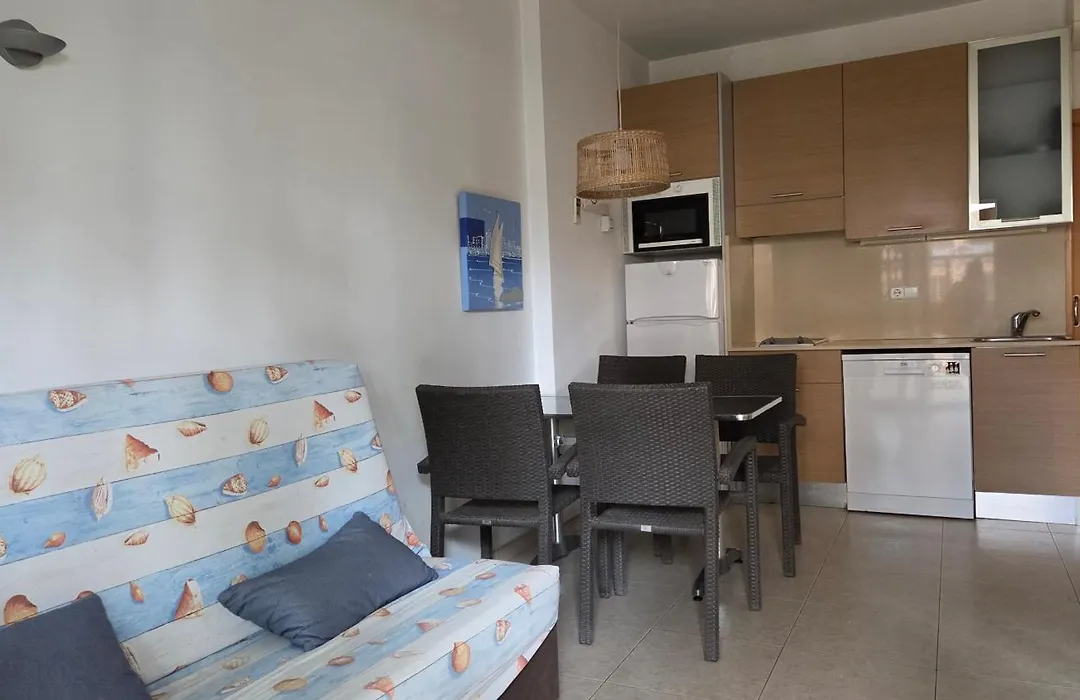 Apartaments Les Roques-1