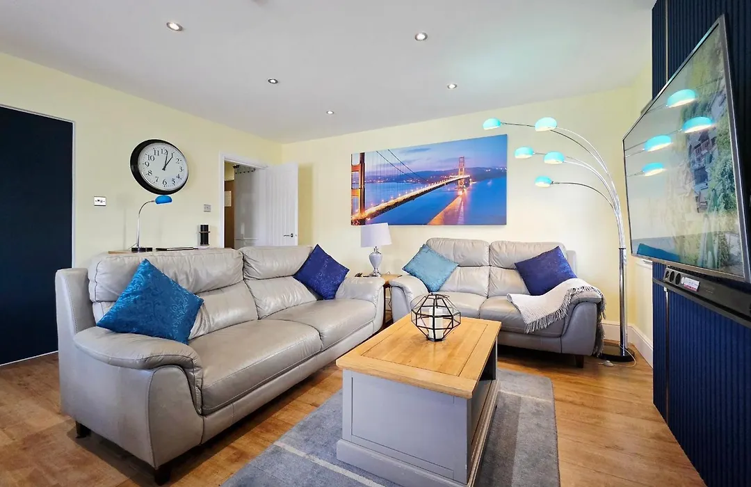 Bournemouth Luxury Apartment-1