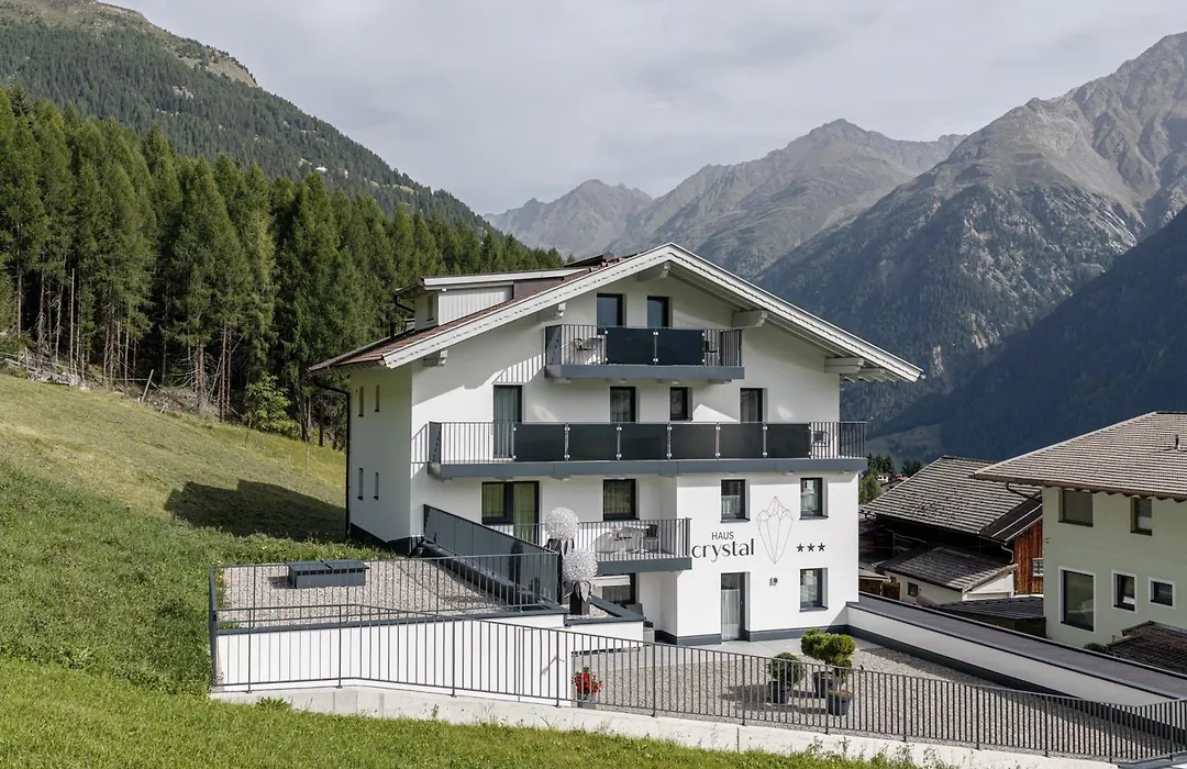 Haus Crystal-1