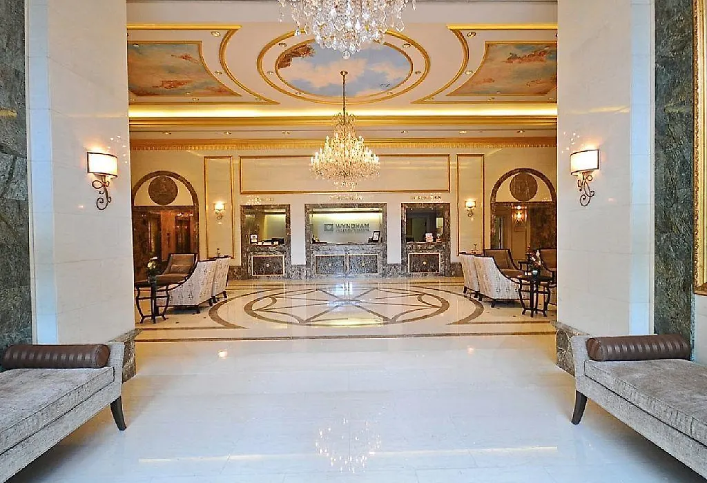 Vacation Rental Studios At Royal Garden Waikiki-1