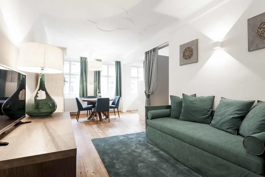 Stay COOPER l Laubenhaus-1