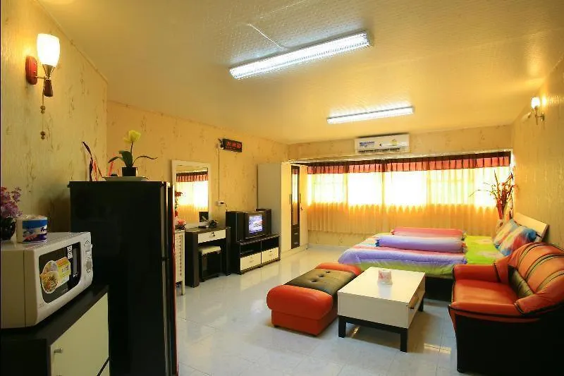 Deluxe At Popular Condo-1