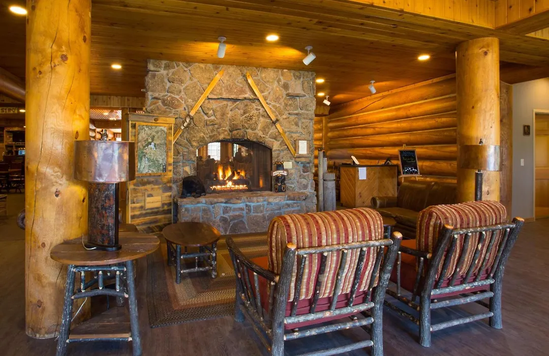 Headwaters Lodge & Cabins At Flagg Ranch-1