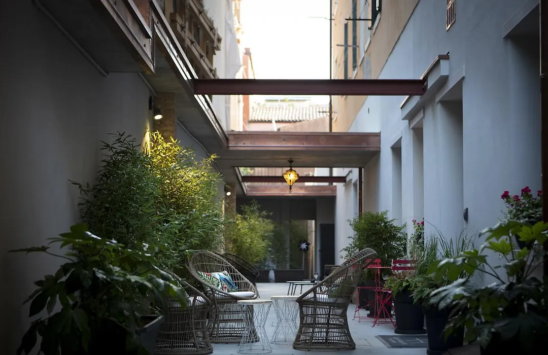 Aqua Apartments-1