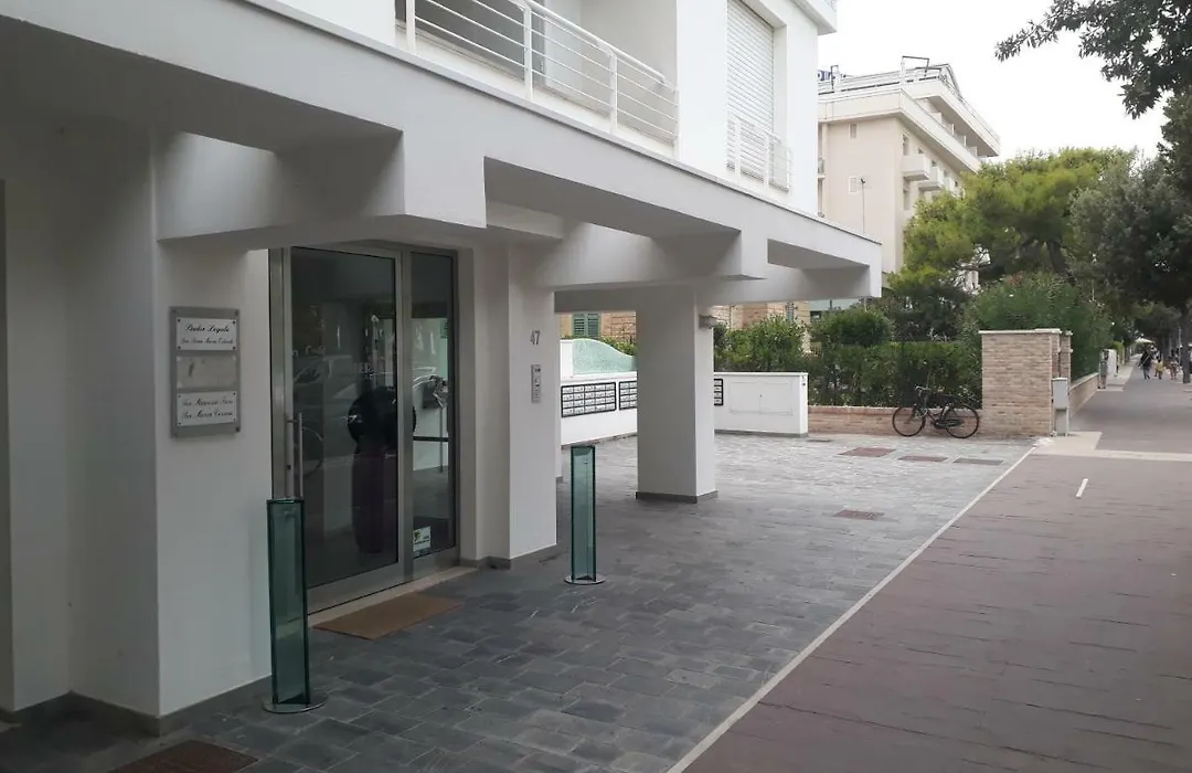 FRONTE MARE-CENTRALE-Riviera Palace-Giulianova-Apartment-affitti solo da Sabato a Sabato-1