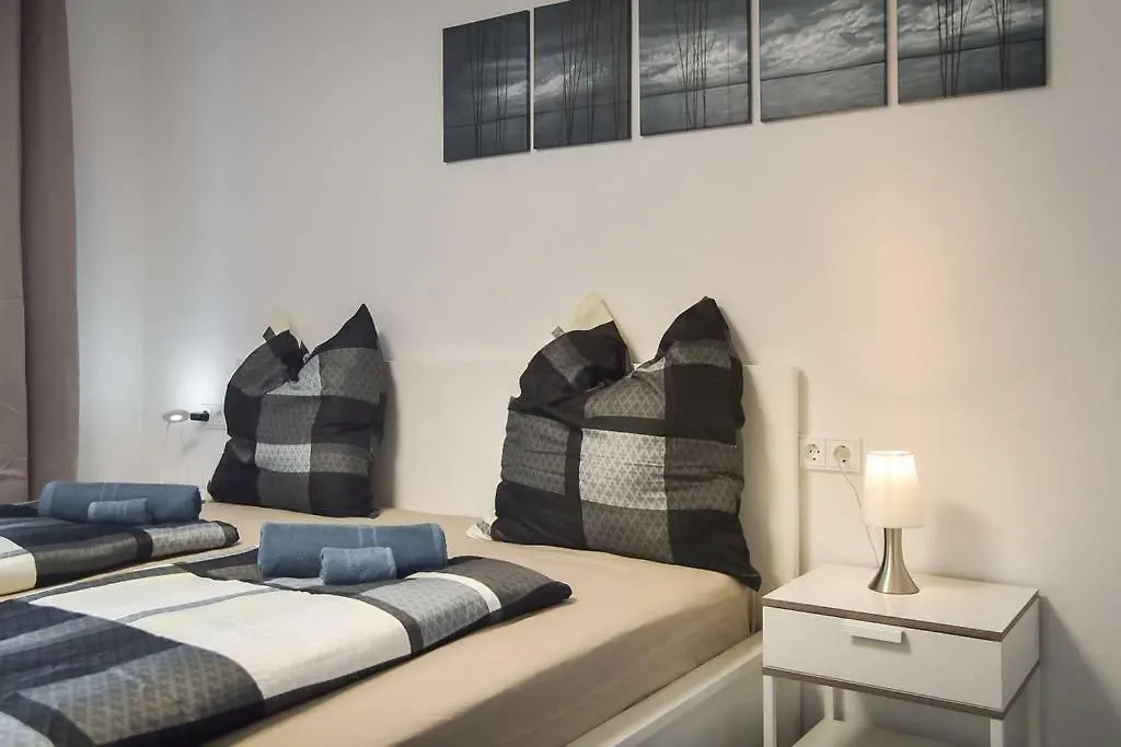 Deluxe Ferienwohnung Apartment Stuttgart Centre/Milaneo-1