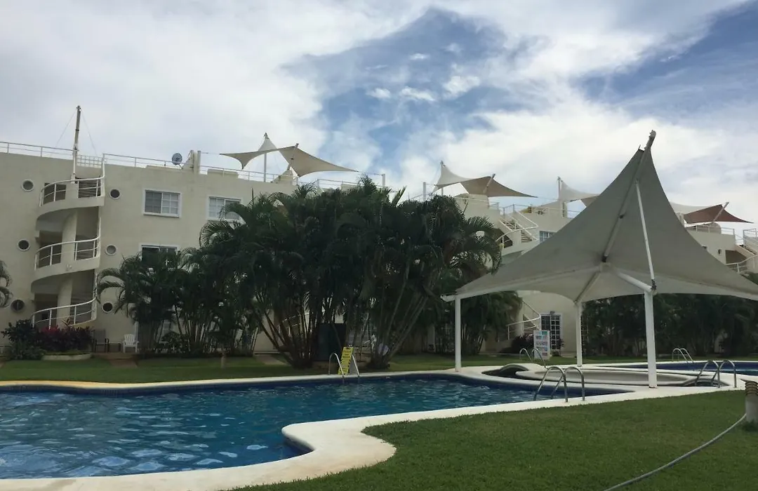 Renta de departamento en Acapulco Diamante-1