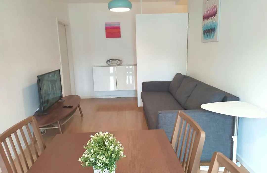 Lisbon Apartment -Free Parking-1