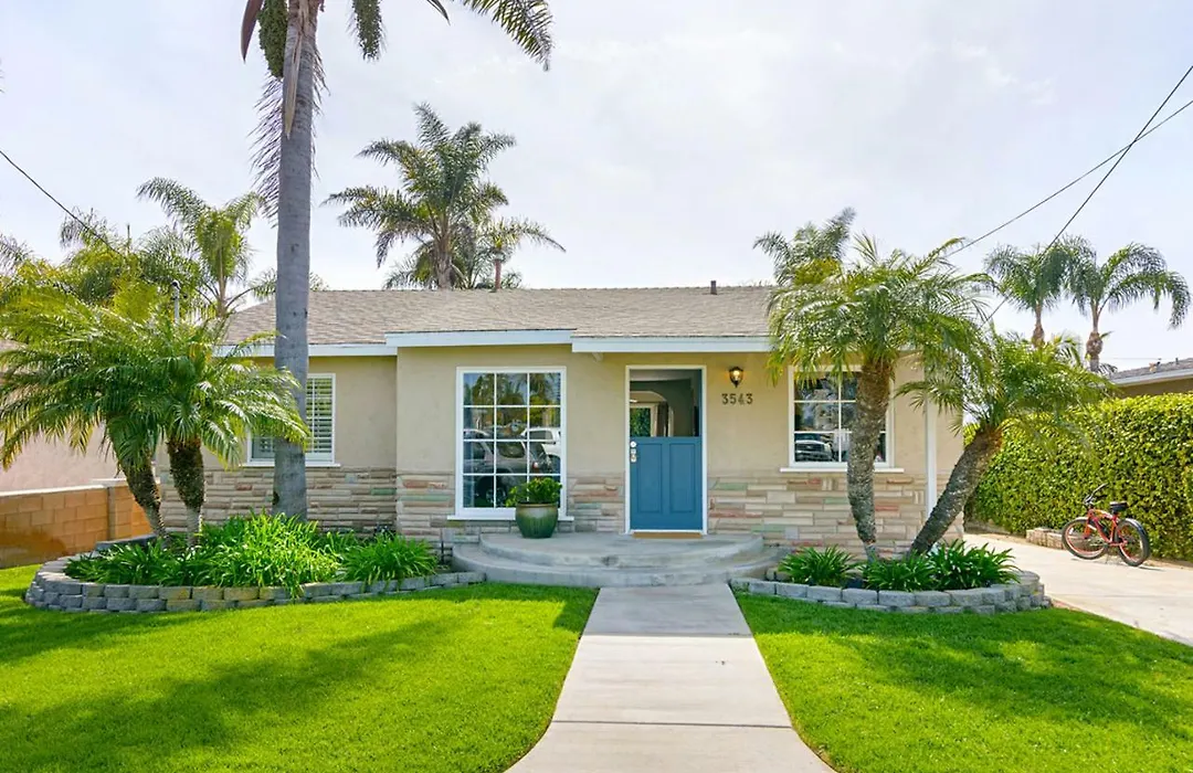 Ultimate Beach Bungalow - 1 Block From Beach - Huge Backyard-1