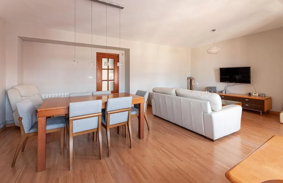 Apartamentos El Llombo-1