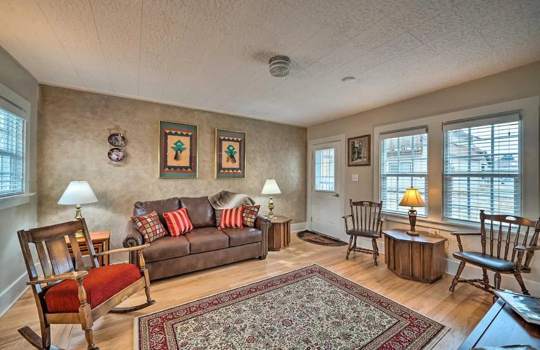 Well-Equipped Cody Cottage: 2 Mi To Cody Rodeo!-1