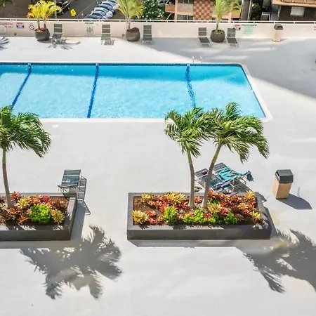 Waikiki Banyan Suites W Free Parking-3