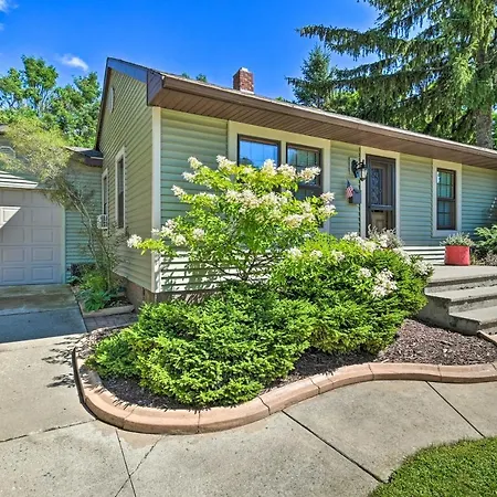 Modern Home W/ Backyard, 1 Mi To Dtwn Sturgeon Bay-3