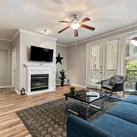 Uptown Dallas Apartments-3
